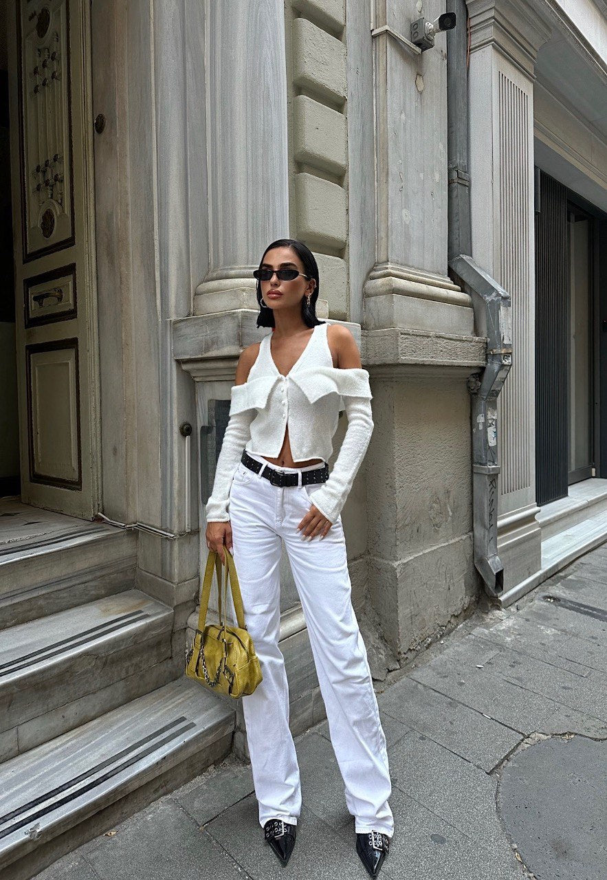 Chic Aperture Cardigan