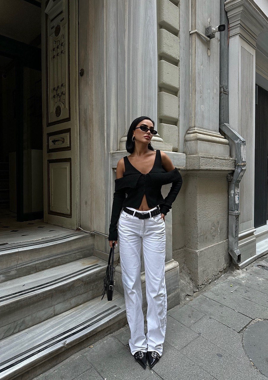 Chic Aperture Cardigan