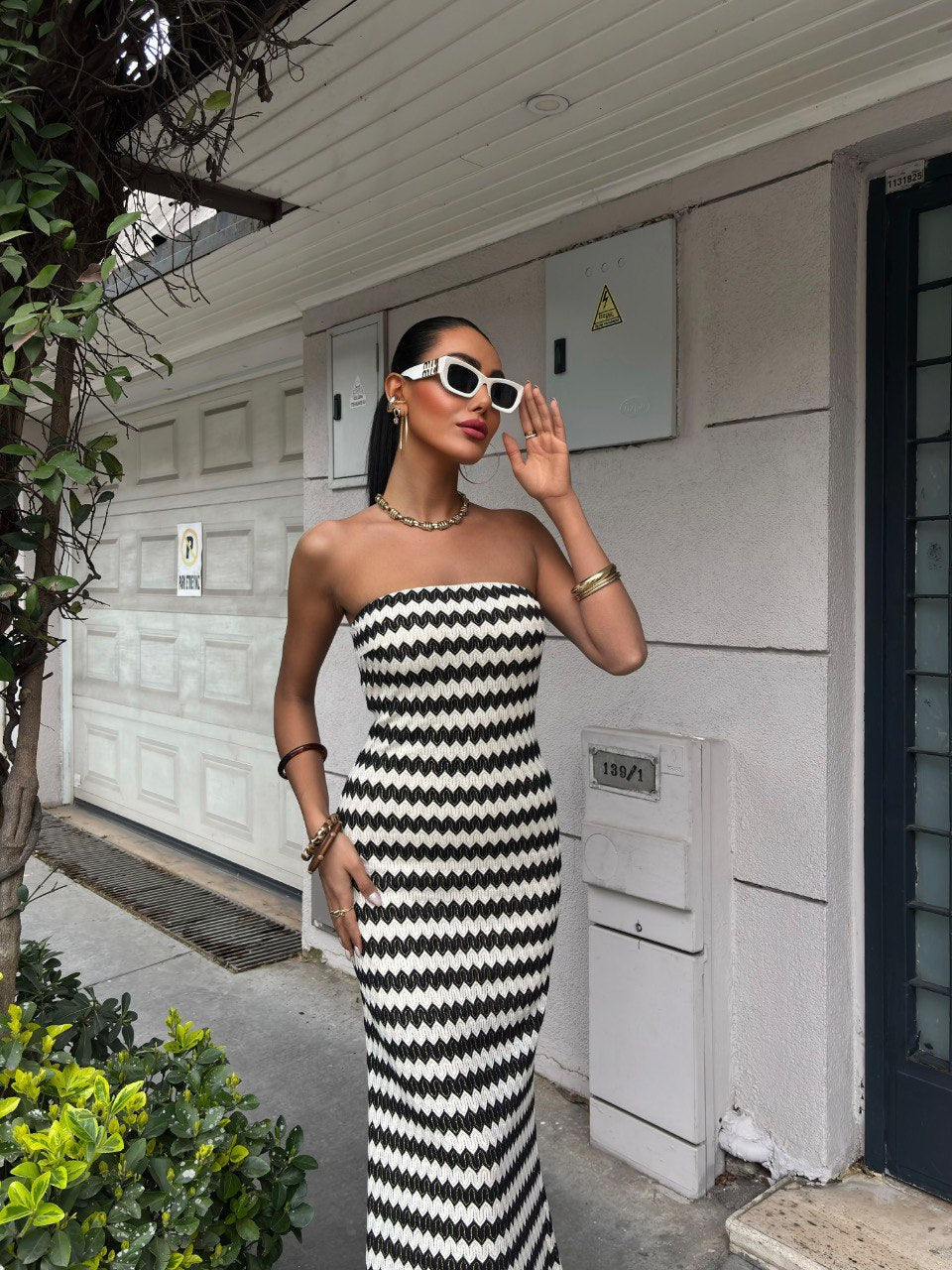 Elegante strapless jurk met strepenpatroon